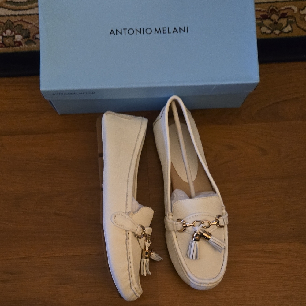 ANTONIO MELANI ABBOT White Tassel Loafers Leather Gold Trim Size 9.5 NEW IN BOX